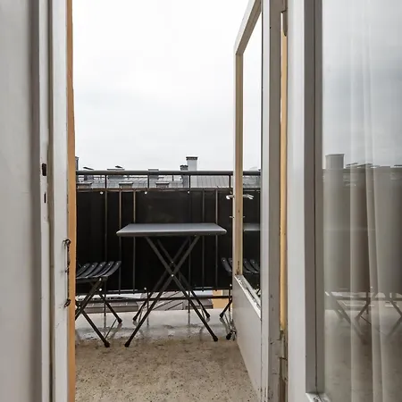 Wehost Luxurious 2br In The Sea-side Neighbourhood Apartment